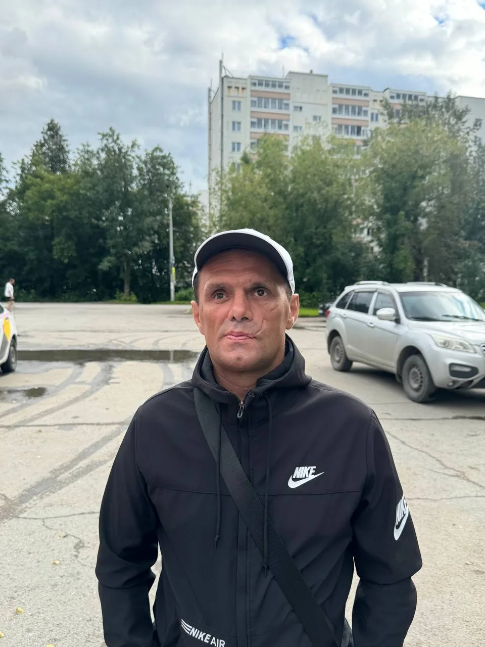 Сергей на улице